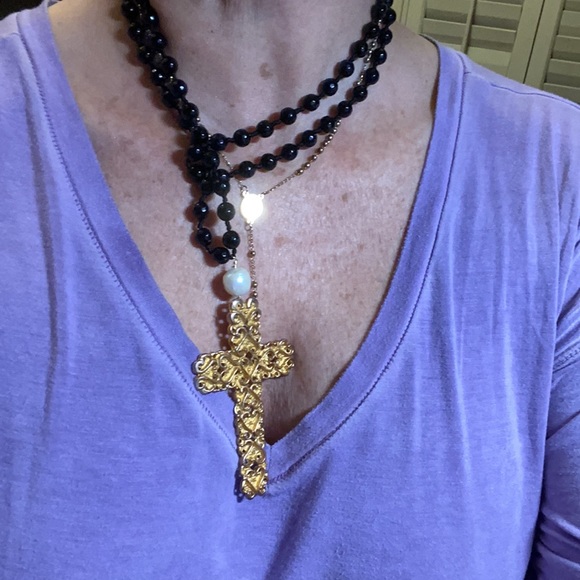 Gold and pearl cross with black onyx necklace - Picture 4 of 4